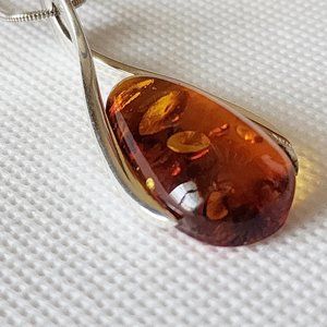 Honey Baltic Genuine Amber Sterling Silver 925 Pendant Necklace Contemporary
